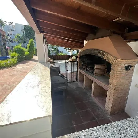Peaceful House דירה